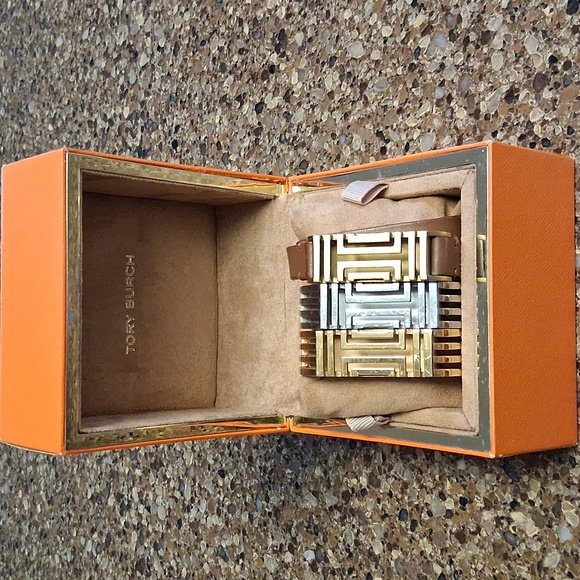 Fitbit Tory Burch box set- Bands and Charger Only - Picture 1 of 12